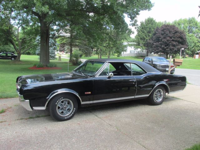 1967 Black Oldsmobile 442 Coupe
