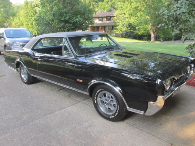 1967 Black Oldsmobile 442 Coupe
