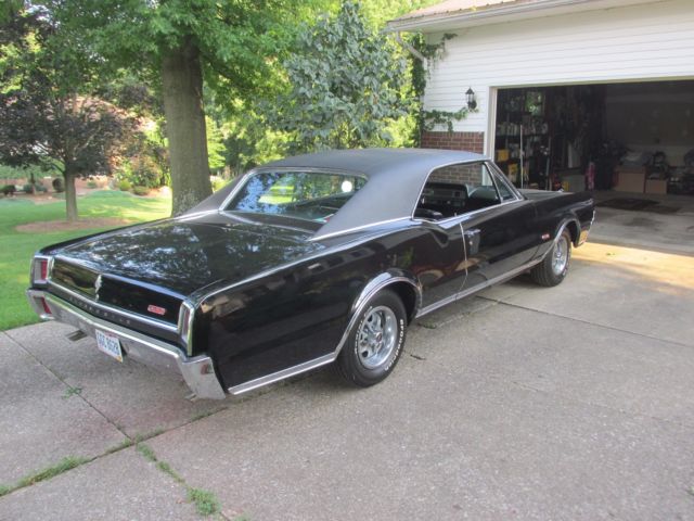 1967 Black Oldsmobile 442 Coupe