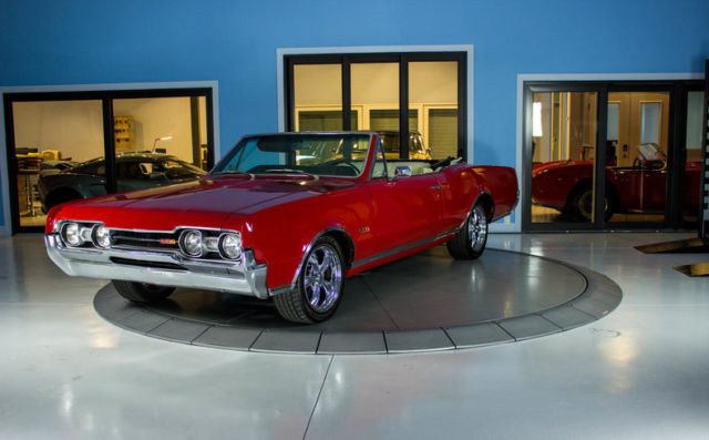 1967 Red Oldsmobile 442 --