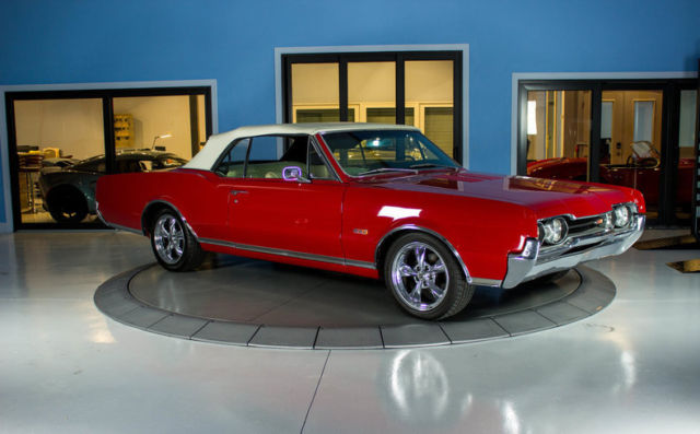 1967 Red Oldsmobile 442 --