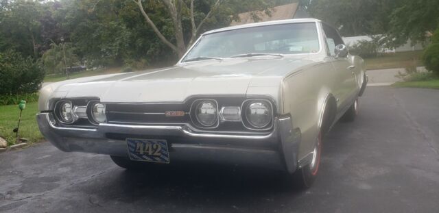 1967 Silver Oldsmobile 442 2 Door Hard Top