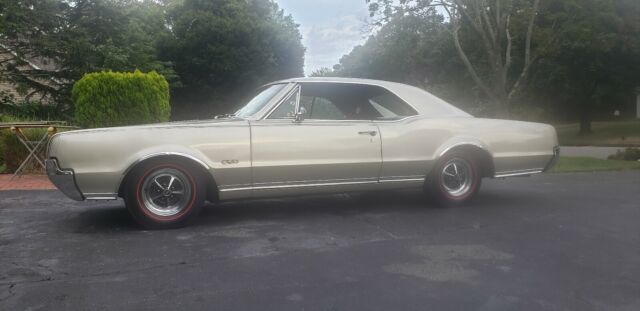 1967 Silver Oldsmobile 442 2 Door Hard Top