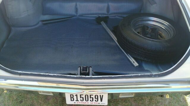 1967 White Oldsmobile 442 Coupe