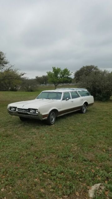 1967 White Oldsmobile Other Wagon