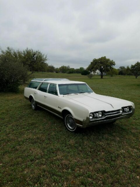 1967 White Oldsmobile Other Wagon