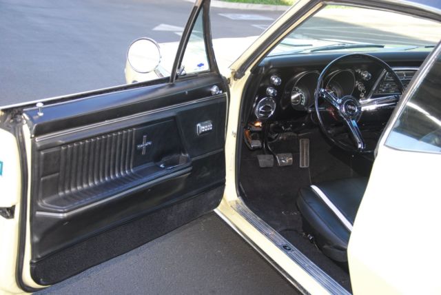 1967 Yellow Chevrolet Camaro Hard top coupe