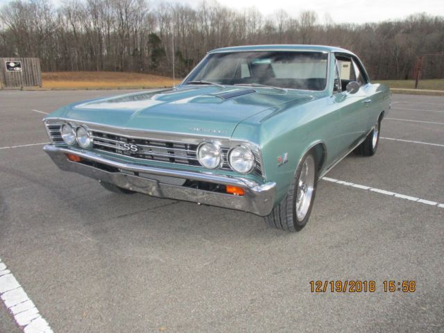 1967 Emerand Tourquise Metallic Chevrolet Chevelle 2 Door