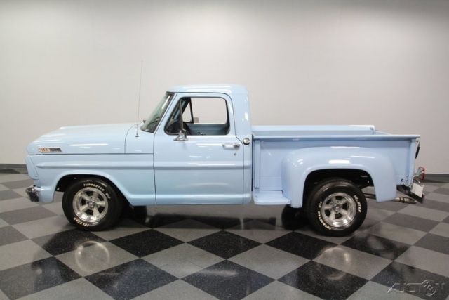 1967 Blue Ford F-100