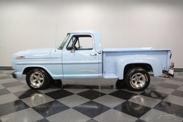 1967 Blue Ford F-100