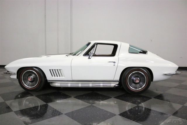 1967 White Chevrolet Corvette