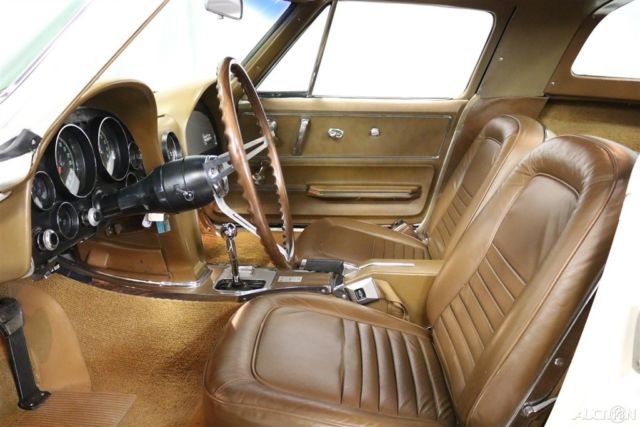 1967 White Chevrolet Corvette