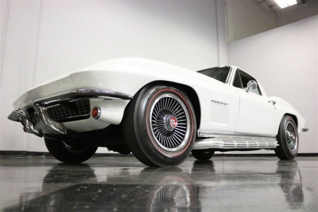 1967 White Chevrolet Corvette