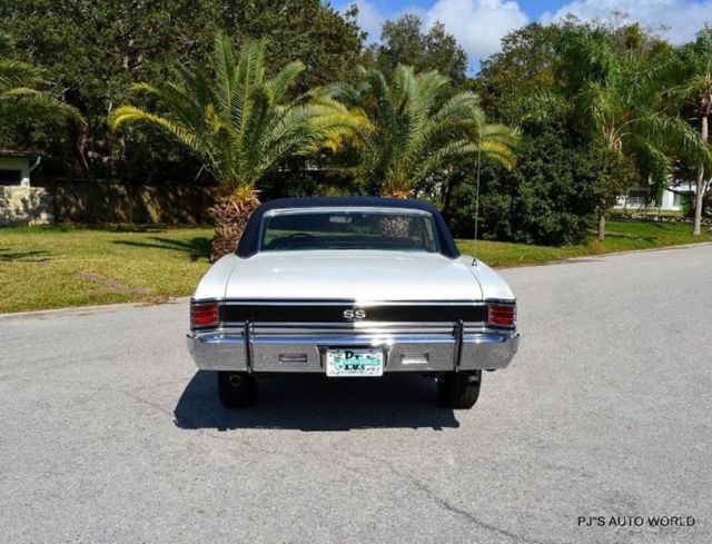 1967 White Chevrolet Chevelle