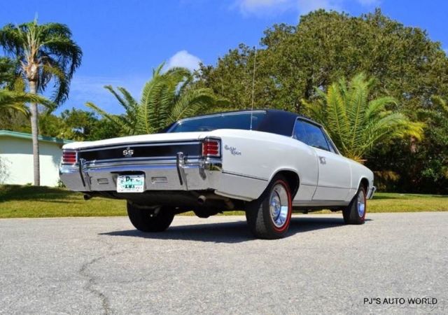 1967 White Chevrolet Chevelle