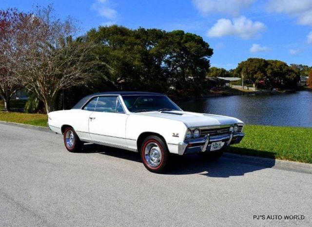 1967 White Chevrolet Chevelle