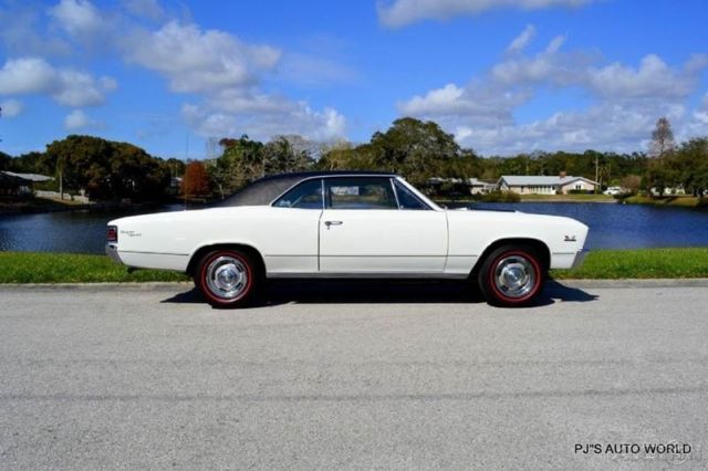 1967 White Chevrolet Chevelle