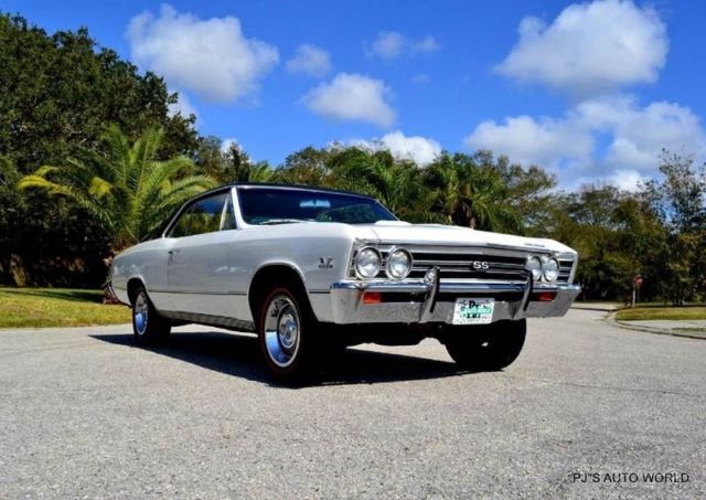 1967 White Chevrolet Chevelle
