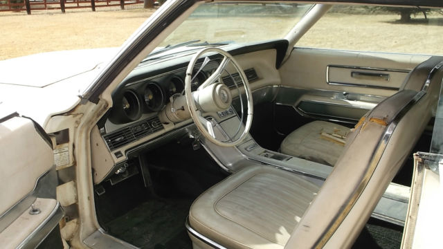 1967 White Ford Thunderbird T-Bird   @ door