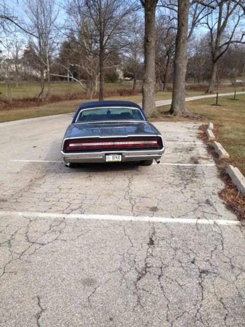 1967 pepper gray Ford Thunderbird Coupe