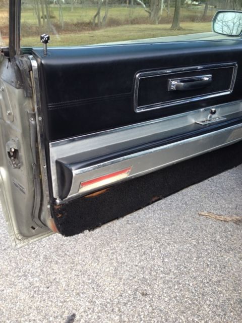 1967 pepper gray Ford Thunderbird Coupe