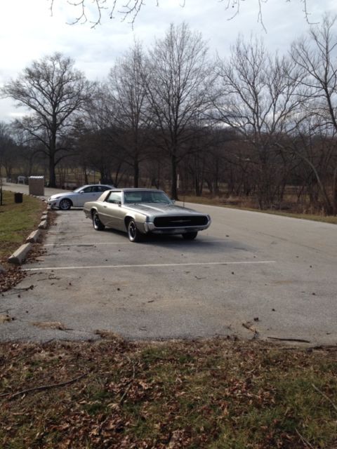 1967 pepper gray Ford Thunderbird Coupe