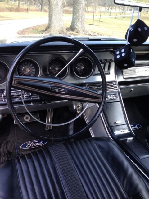 1967 pepper gray Ford Thunderbird Coupe