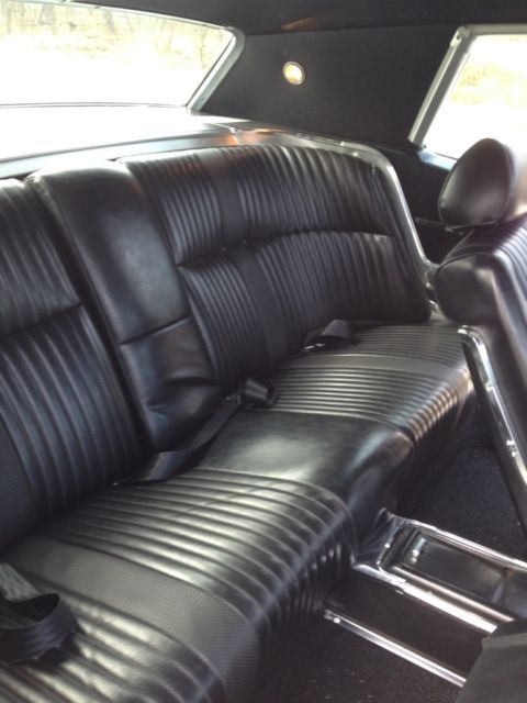 1967 pepper gray Ford Thunderbird Coupe