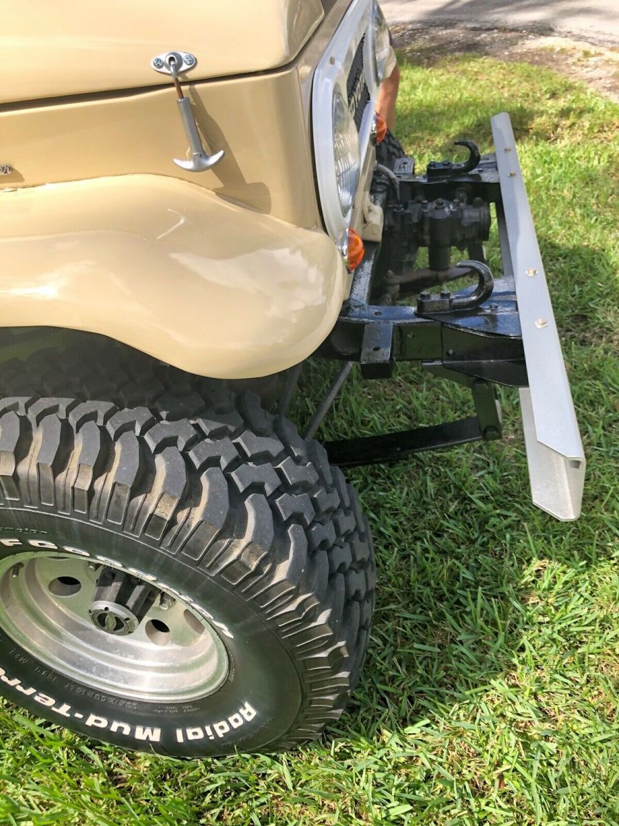 1967 Brown Toyota FJ Cruiser SUV