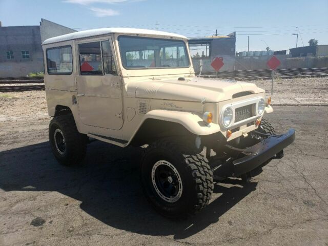 1967 Tan Toyota FJ Cruiser SUV