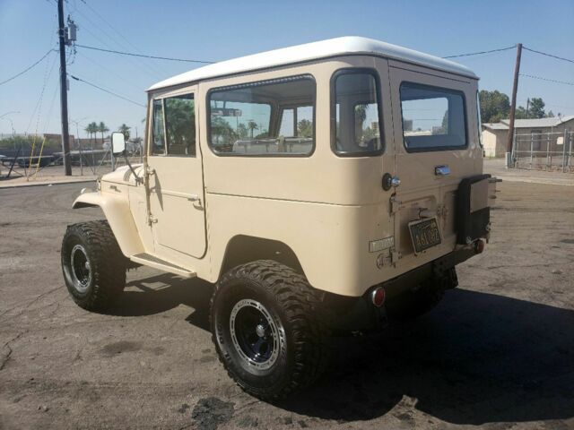 1967 Tan Toyota FJ Cruiser SUV