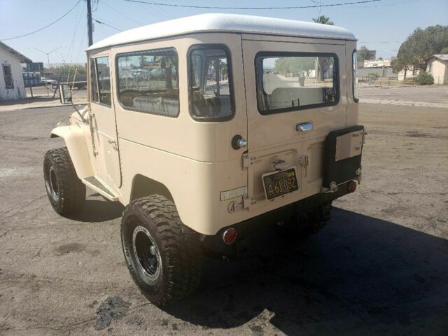 1967 Tan Toyota FJ Cruiser SUV