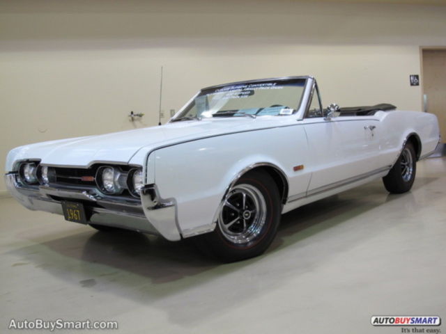 1967 White Oldsmobile Cutlass