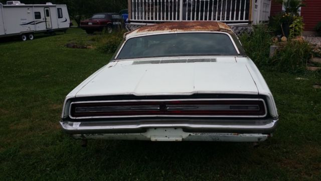 1968 White Ford Thunderbird Coupe
