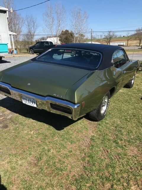 1968 Green Pontiac GTO Sedan