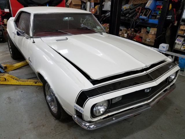 1968 White Chevrolet Camaro Coupe