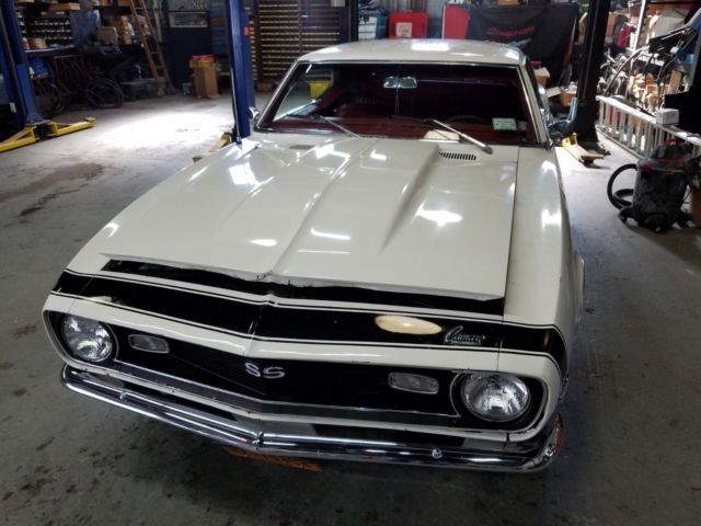 1968 White Chevrolet Camaro Coupe