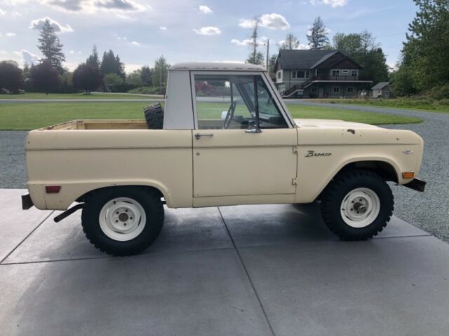 1968 Yellow Ford Bronco Pickup