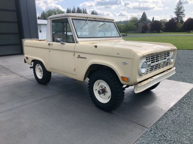 1968 Yellow Ford Bronco Pickup