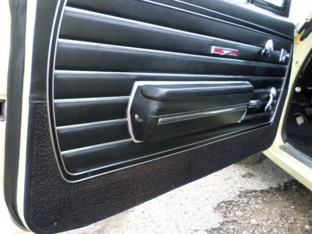 1968 Yellow Buick Skylark Coupe