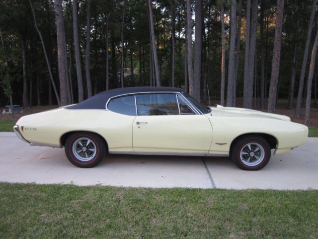 1968 Yellow Pontiac GTO Coupe