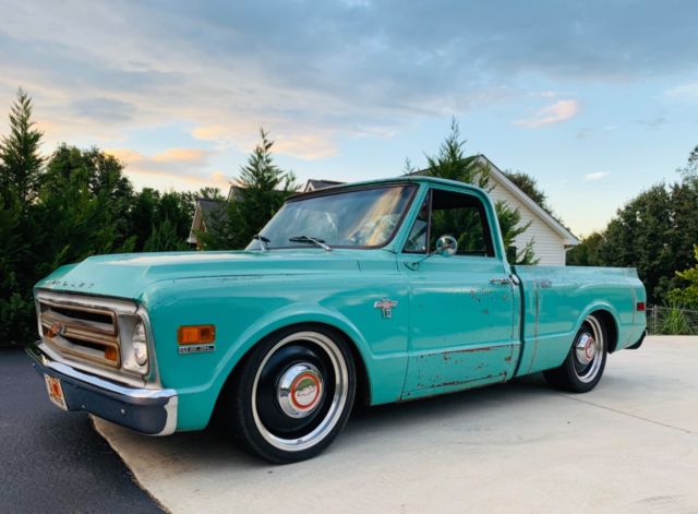 1968 Green Chevrolet C-10 Standard Cab Pickup