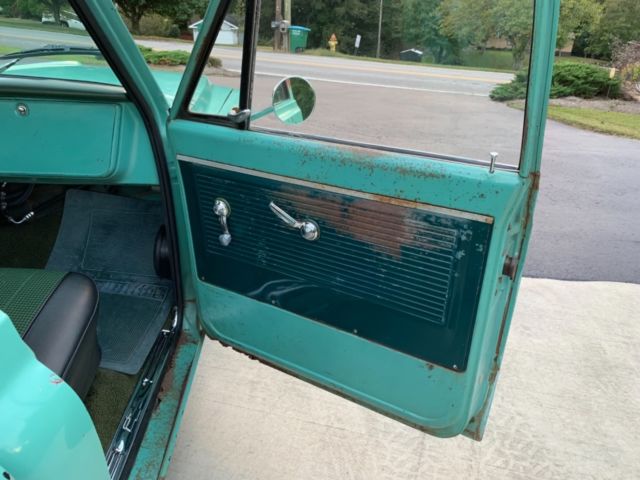 1968 Green Chevrolet C-10 Standard Cab Pickup
