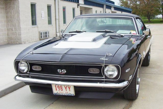 1968 black metalic /white stripes Chevrolet Camaro 2 door coupe