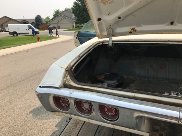 1968 White Chevrolet Impala 4 Door Hardtop