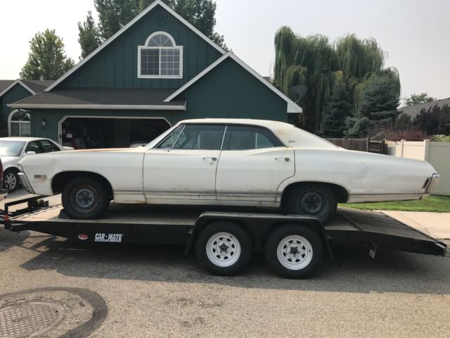 1968 White Chevrolet Impala 4 Door Hardtop