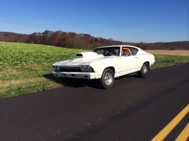 1968 White Chevrolet Chevelle Coupe