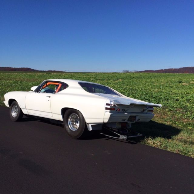 1968 White Chevrolet Chevelle Coupe