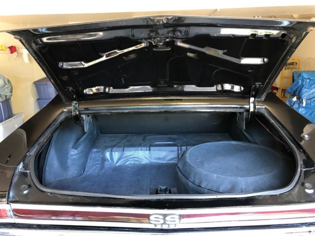 1968 Black pearl/red flames Chevrolet Chevelle Coupe