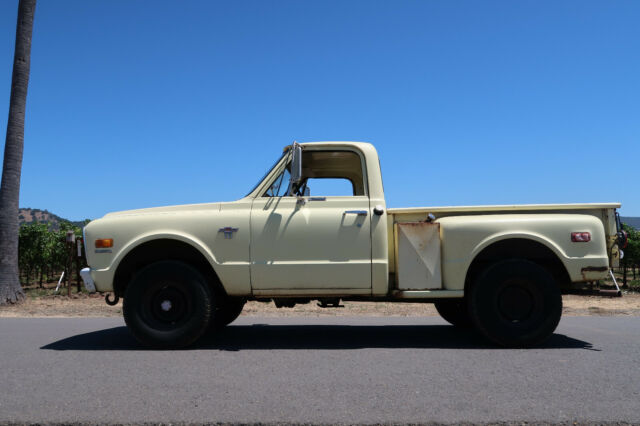 1968 Yellow Chevrolet C-10 Standard Cab Pickup